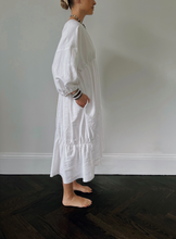 Load image into Gallery viewer, Cocoon Dress