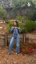 Load image into Gallery viewer, Mv Manorhaven Cropped shirt
