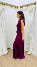 Load image into Gallery viewer, Nadia Gown

