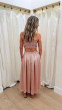 Load image into Gallery viewer, Textured Satin Smock Top
